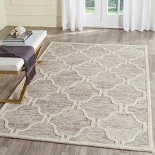 Safavieh Cambridge Collection CAM727G Handcrafted Moroccan Geometric Light Grey and Ivory Premium Wool Area Rug