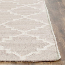 Safavieh Dhurries Collection DHU554A Hand Woven Light Green and Ivory Premium Wool Area Rug