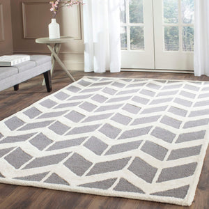 Safavieh Cambridge Collection CAM718B Handcrafted Moroccan Geometric Blue and Ivory Premium Wool Area Rug