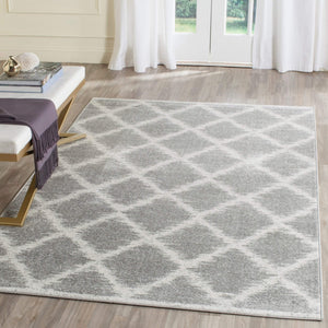 Safavieh ADR120B-5 Adirondack Collection ADR120B Modern Trellis Area Rug, 5'1" x 7'6", Silver/Ivory