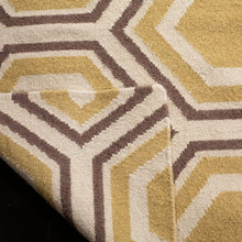 Safavieh Dhurries Collection DHU202A Hand Woven Ivory and Yellow Premium Wool Area Rug