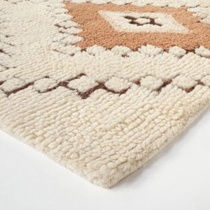 7'x10' Hand Tufted Wool Shag Diamond Area Rug -
