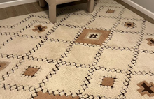7'x10' Hand Tufted Wool Shag Diamond Area Rug -